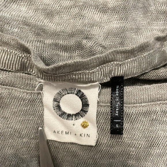 Akemi Kin (Anthro) Lattice Linen Stripe Tee - Picture 8 of 10